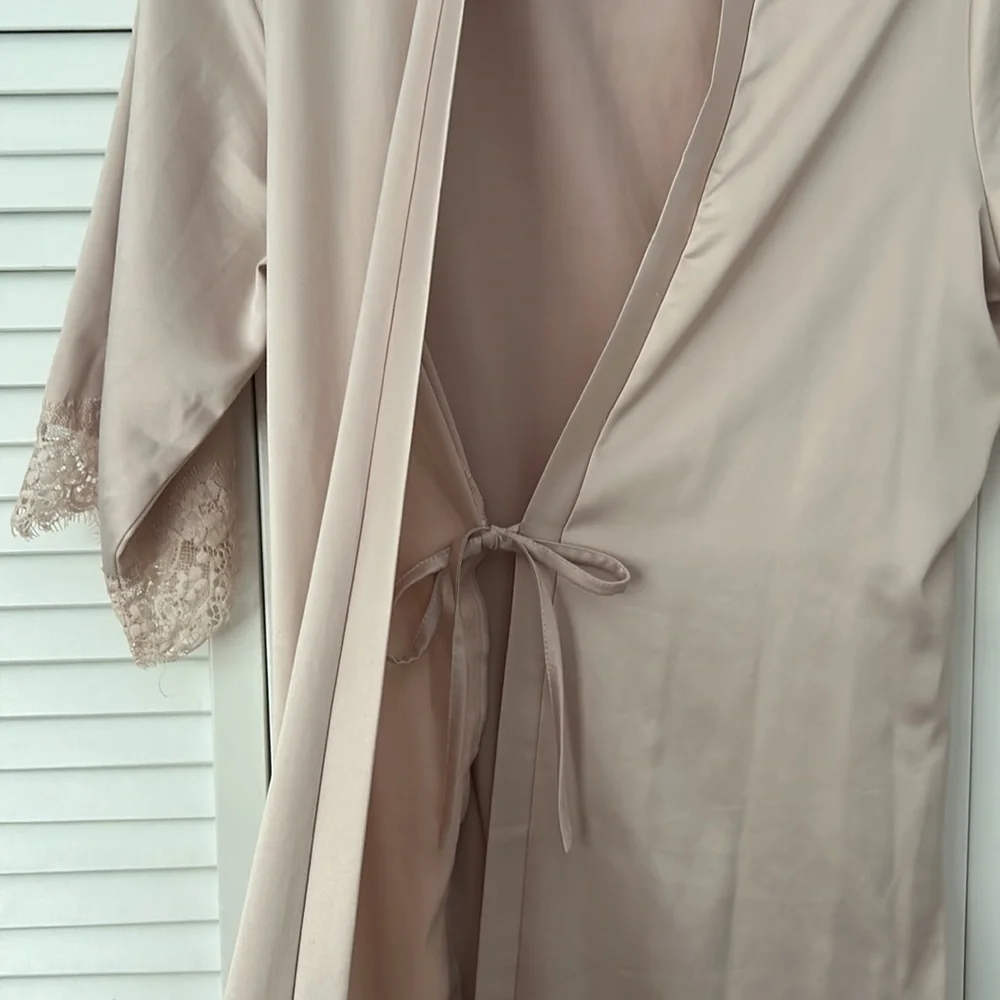 Satin Robe - Picture 5 of 5
